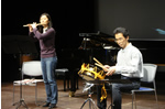 伊藤さんによる篠笛の演奏。松本先生の太鼓と共に。
